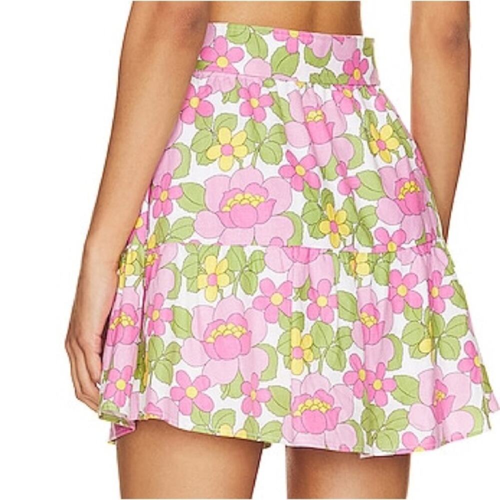 Show Me Your Mumu NWT Fiona Skirt in Fresh Floral
138.00 Size Small - Picture 6 of 9